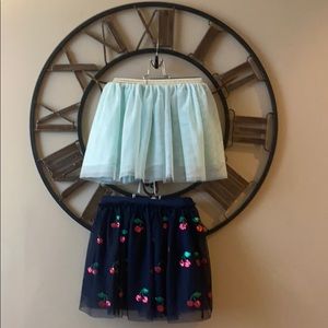 Lot of 2 girls H&M skirts.